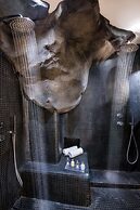 Athina Luxury Suites