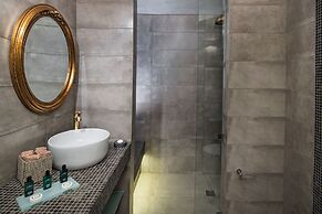 Athina Luxury Suites