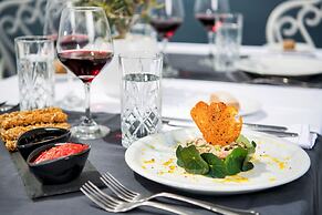 Athina Luxury Suites