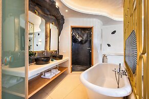 Athina Luxury Suites