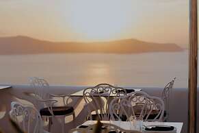 Athina Luxury Suites