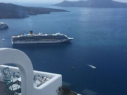 Athina Luxury Suites