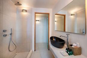 Athina Luxury Suites