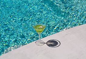 Athina Luxury Suites