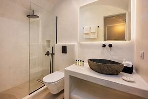 Athina Luxury Suites