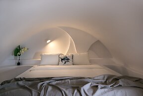 Nefeles Luxury Suites