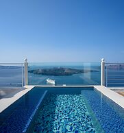 Nefeles Luxury Suites