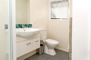 Castles Motel and Driftwood Motel