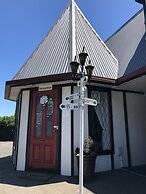 Castles Motel and Driftwood Motel