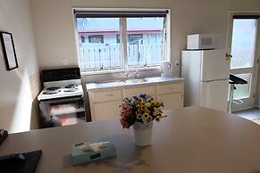 Castles Motel and Driftwood Motel