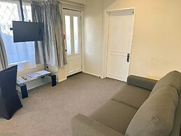 Castles Motel and Driftwood Motel