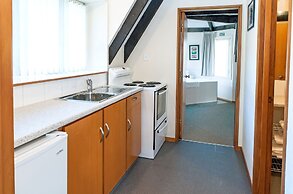 Castles Motel and Driftwood Motel