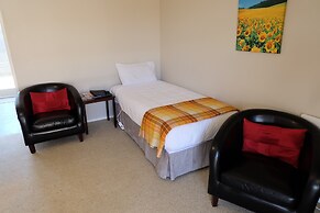 Castles Motel and Driftwood Motel