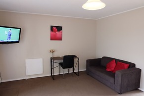 Castles Motel and Driftwood Motel