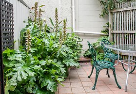 Castles Motel and Driftwood Motel