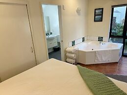 Castles Motel and Driftwood Motel