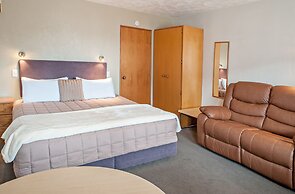 Castles Motel and Driftwood Motel