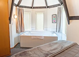 Castles Motel and Driftwood Motel