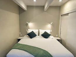 Castles Motel and Driftwood Motel