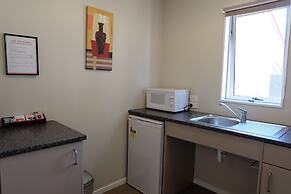 Castles Motel and Driftwood Motel