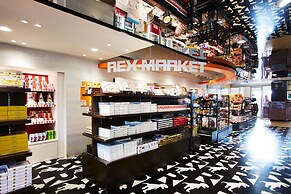 HOTEL UNIVERSAL PORT