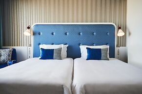 HOTEL UNIVERSAL PORT