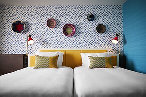 HOTEL UNIVERSAL PORT