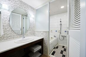 HOTEL UNIVERSAL PORT