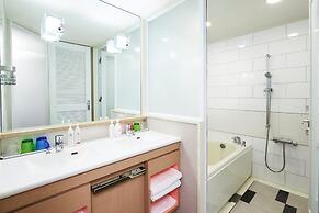 HOTEL UNIVERSAL PORT