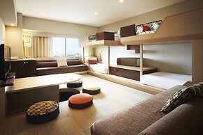 HOTEL UNIVERSAL PORT