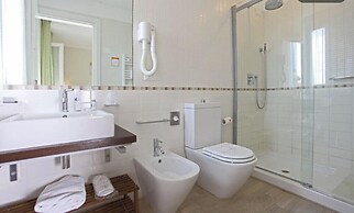 Arianna Hotel