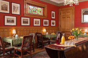 Lang House On Main Street