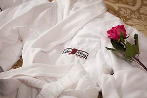 Lang House On Main Street