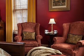 Lang House On Main Street