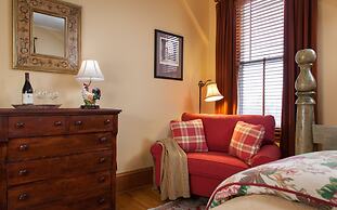 Lang House On Main Street