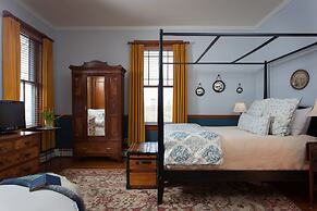 Lang House On Main Street