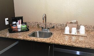 Microtel Inn & Suites by Wyndham Jacksonville Airport