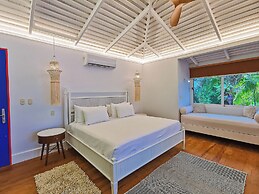 Tortuga Lodge