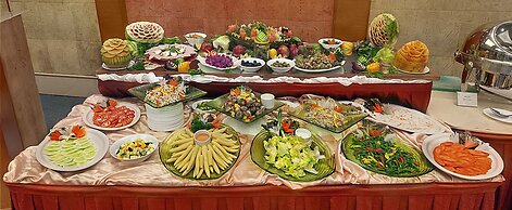 Hotel Kohinoor Continental, Airport