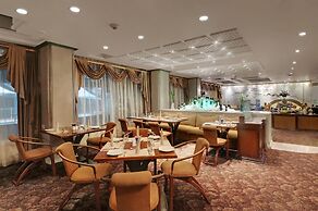 Hotel Kohinoor Continental, Airport