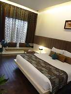 Hotel Kohinoor Continental, Airport