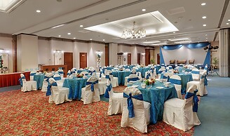 Hotel Kohinoor Continental, Airport