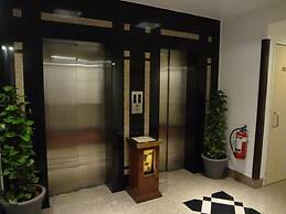 Hotel Kohinoor Continental, Airport