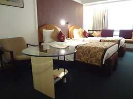 Hotel Kohinoor Continental, Airport