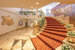 Hotel Kohinoor Continental, Airport