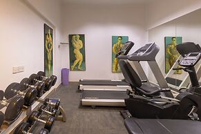 Hotel Kohinoor Continental, Airport