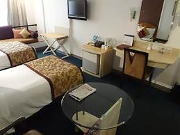 Hotel Kohinoor Continental, Airport