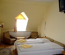 Hotel Bara Junior