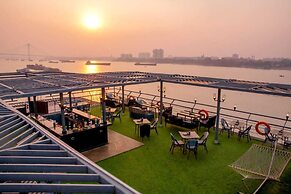 Polo Floatel Kolkata