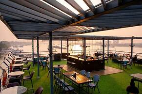 Polo Floatel Kolkata